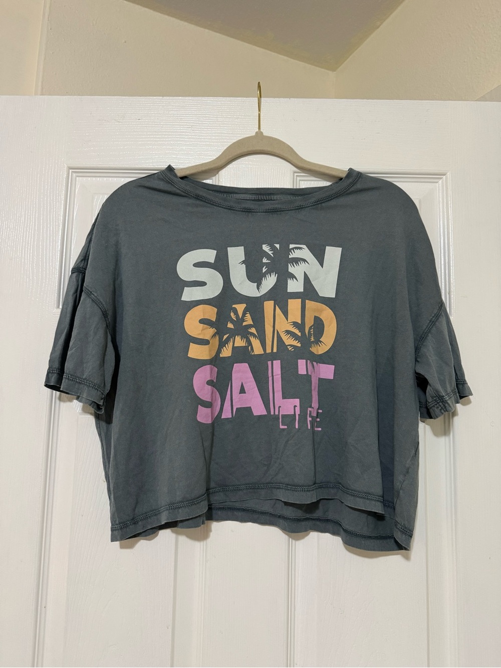 NWT Salt Life Cropped Graphic T-Shirt